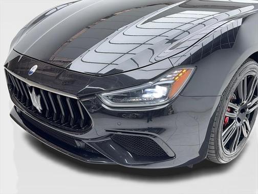 2022 Maserati Ghibli Modena Q4