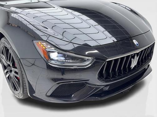2022 Maserati Ghibli Modena Q4