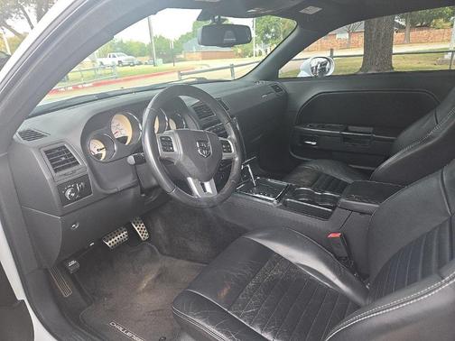 2012 Dodge Challenger SXT