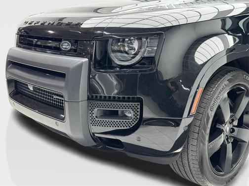 2023 Land Rover Defender 130 X-Dynamic SE