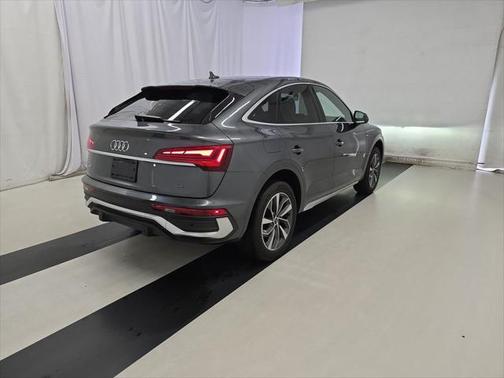2022 Audi Q5 45 S line Premium