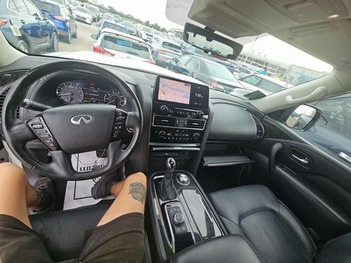 2024 INFINITI QX80 Luxe