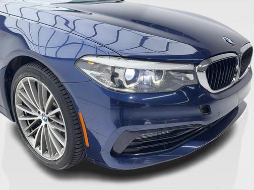 2017 BMW 530 530i