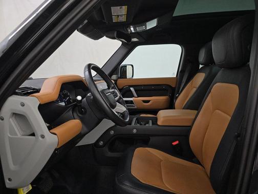 2023 Land Rover Defender 130 X-Dynamic SE
