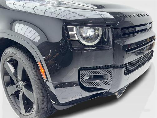 2023 Land Rover Defender 130 X-Dynamic SE