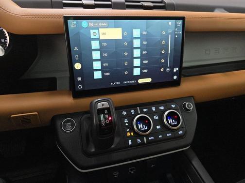 2023 Land Rover Defender 130 X-Dynamic SE