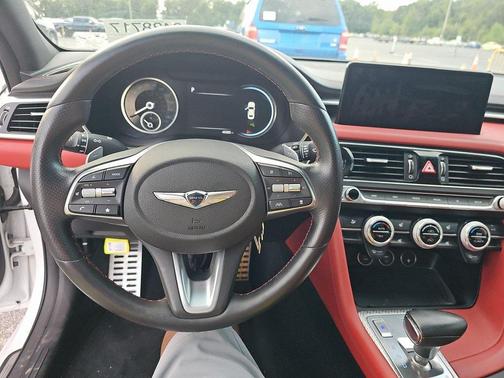 2023 Genesis G70 2.0T RWD