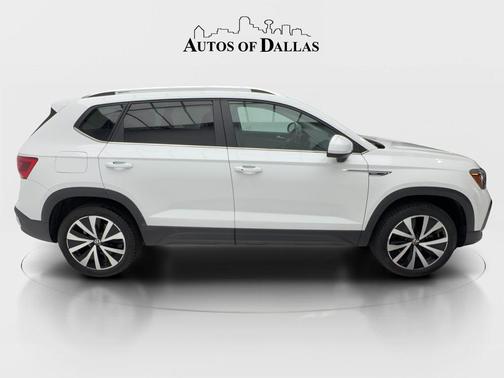 Pure White 2023 Volkswagen Taos 1.5T SE