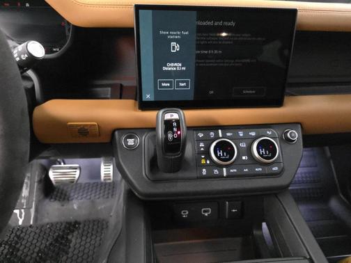 2023 Land Rover Defender 110 V8