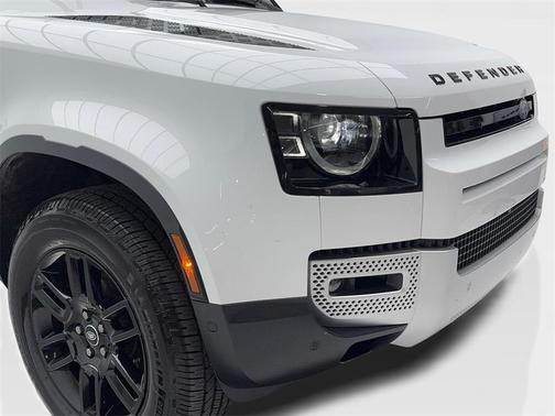2025 Land Rover Defender 110 P300