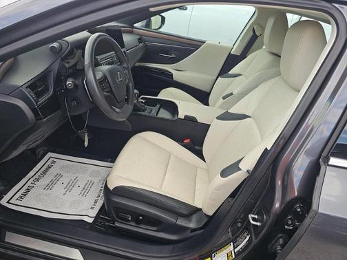 2025 Lexus ES 350 Base