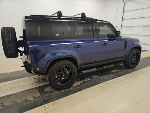 2022 Land Rover Defender 110 X-Dynamic HSE