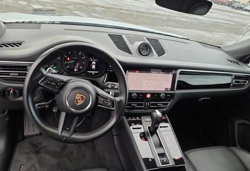 Dolomite Silver Metallic 2024 Porsche Macan Macan