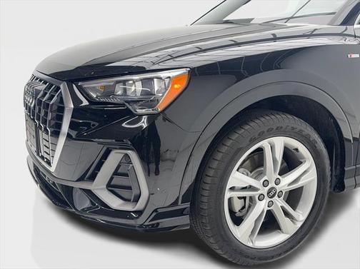 2022 Audi Q3 45 S line Premium