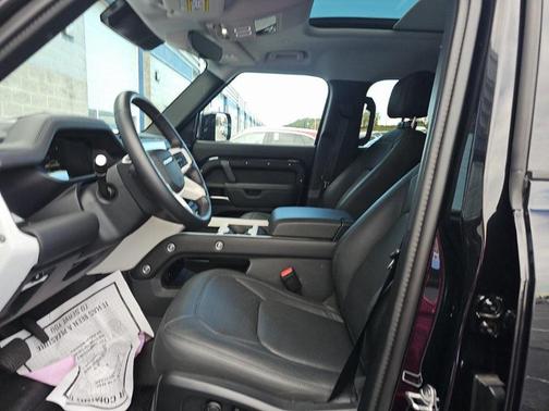 2025 Land Rover Defender 110 P300