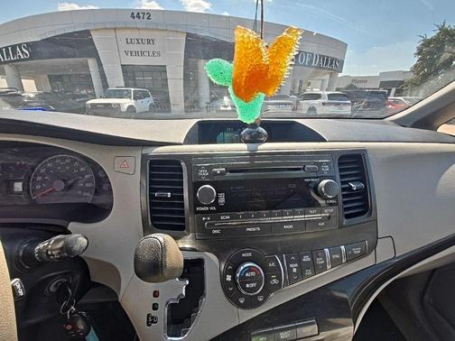 2013 Toyota Sienna LE