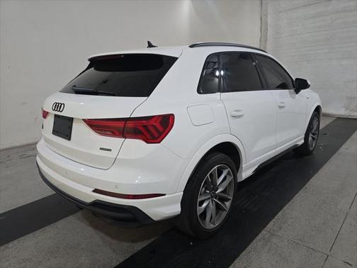 2023 Audi Q3 Premium 45 TFSI S line quattro Tiptronic