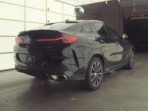 2025 BMW X6 xDrive40i