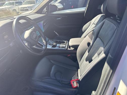 2023 Audi Q7 45 Premium