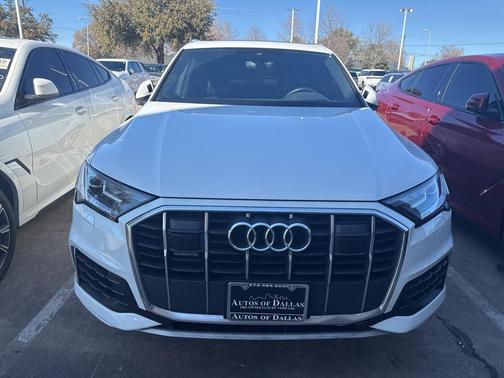 2023 Audi Q7 45 Premium