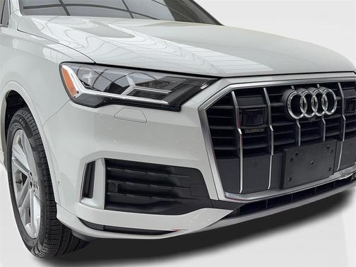 2023 Audi Q7 45 Premium