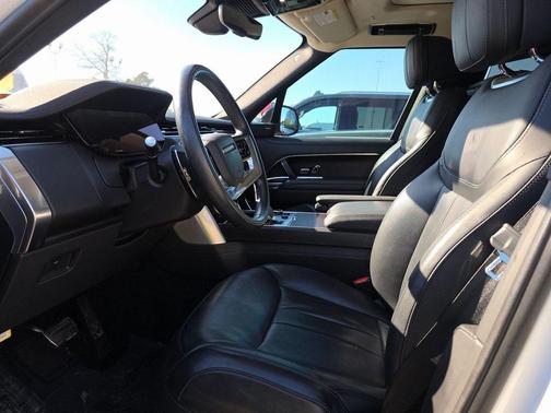 2023 Land Rover Range Rover P400 SE