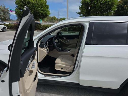 2022 Mercedes-Benz GLC 300 Base