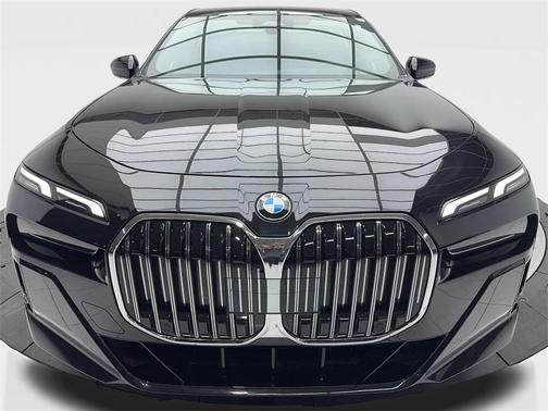 2024 BMW 740 i