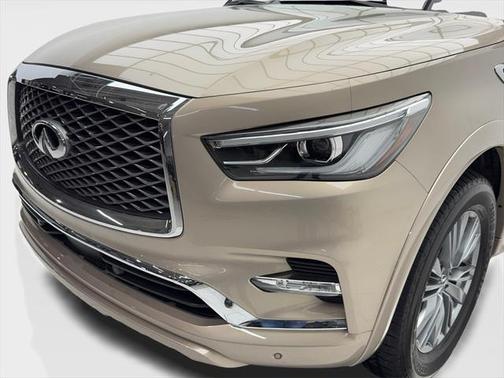 2023 INFINITI QX80 Luxe