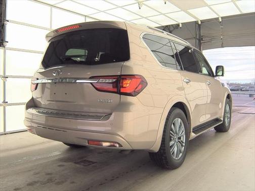 2023 INFINITI QX80 Luxe