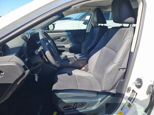 2022 Lexus ES 350 Base