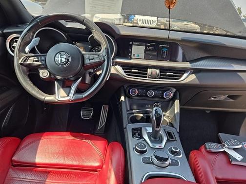 2022 Alfa Romeo Stelvio Ti