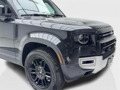 2025 Land Rover Defender 110 P300