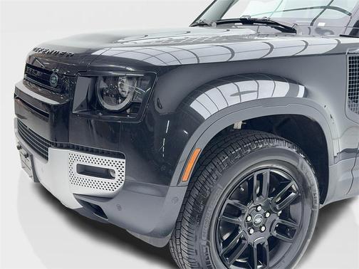 2025 Land Rover Defender 110 P300