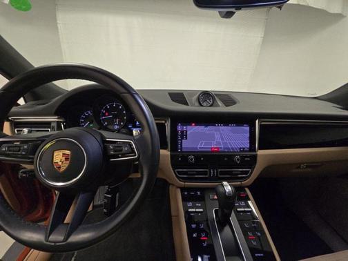 2023 Porsche Macan Base