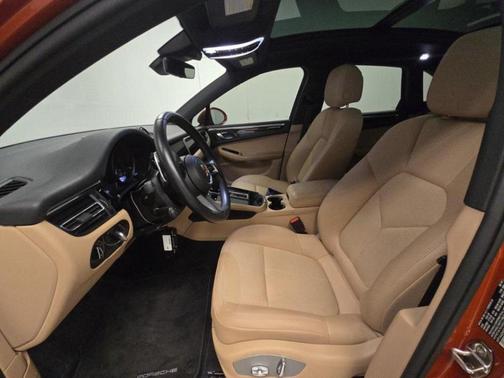 2023 Porsche Macan Base