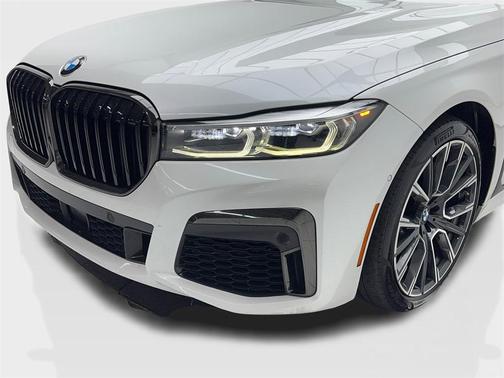 2020 BMW 740 740i