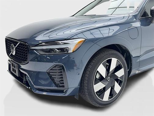 2025 Volvo XC60 Plug-In Hybrid T8 Plus