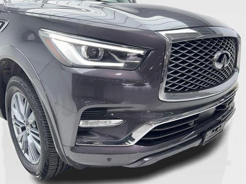 2022 INFINITI QX80 Luxe