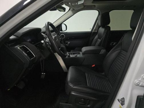 2024 Land Rover Discovery P300 S