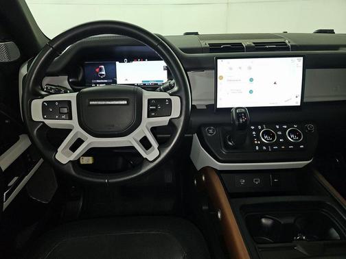2023 Land Rover Defender 130 X-Dynamic SE