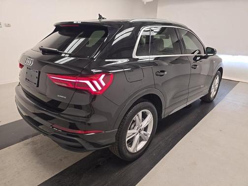Mythos Black Metallic 2024 Audi Q3 Premium 45 TFSI S line quattro Tiptronic
