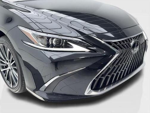 2024 Lexus ES 300h F SPORT Design