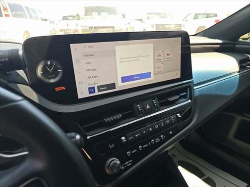 2024 Lexus ES 300h F SPORT Design