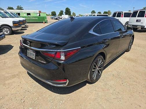 2024 Lexus ES 300h F SPORT Design