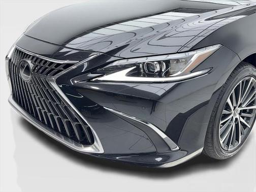 2024 Lexus ES 300h F SPORT Design