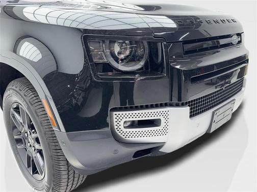 2025 Land Rover Defender 110 P300