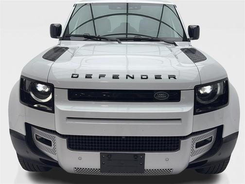 2025 Land Rover Defender 110 P300
