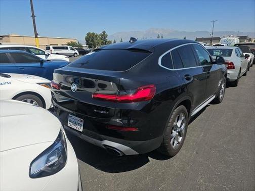 2024 BMW X4 xDrive30i