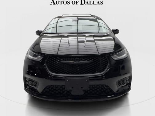 Diamond Black Crystal Pearlcoat 2025 Chrysler Pacifica Limited